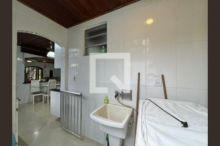 Casa de condomínio à venda com 560m², 6 quartos e 5 vagasÁrea de Serviço