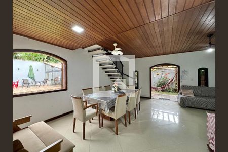 Casa de condomínio à venda com 560m², 6 quartos e 5 vagasSala