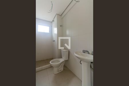Banheiro de apartamento à venda com 1 quarto, 46m² em Santo Antônio, Porto Alegre