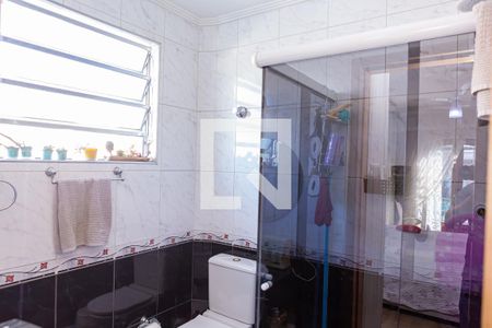 Banheiro de casa à venda com 3 quartos, 195m² em Vila Domitila, São Paulo