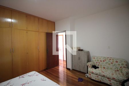 Casa à venda com 360m², 4 quartos e 4 vagasQuarto 2