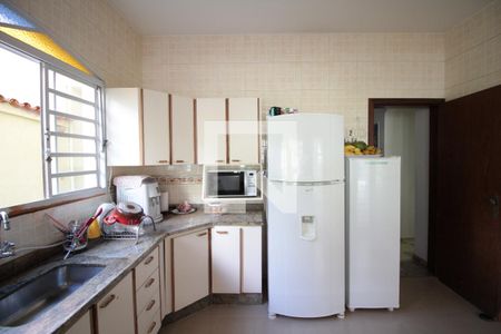 Casa à venda com 360m², 4 quartos e 4 vagasCozinha