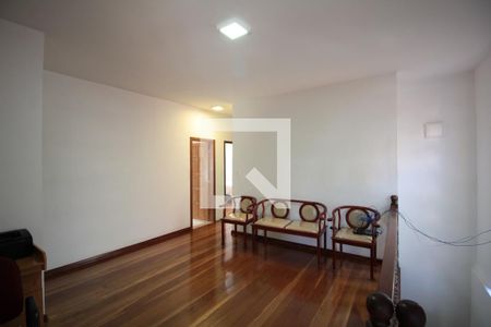 Hall dos Dormitórios de casa à venda com 4 quartos, 360m² em Floramar, Belo Horizonte