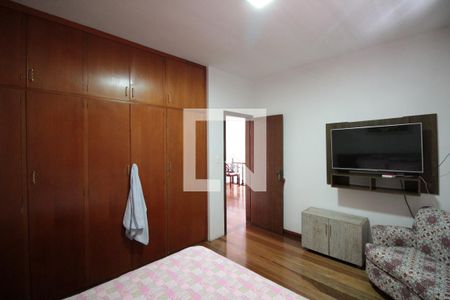 Casa à venda com 360m², 4 quartos e 4 vagasSuite