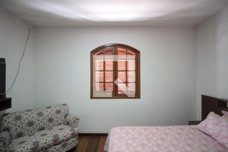 Casa à venda com 360m², 4 quartos e 4 vagasSuite