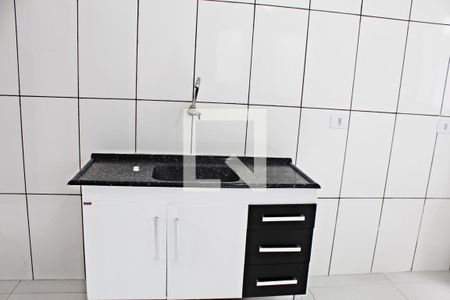 Cozinha de casa para alugar com 1 quarto, 44m² em Conjunto Residencial José Bonifácio, São Paulo