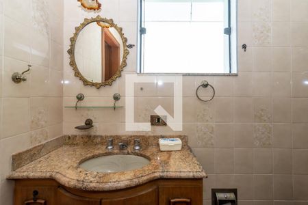 Casa à venda com 390m², 3 quartos e 4 vagasBanheiro da Suíte 1