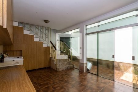 Casa à venda com 390m², 3 quartos e 4 vagasÁrea de Serviço