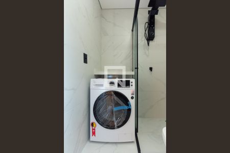 Banheiro de kitnet/studio para alugar com 1 quarto, 15m² em Vila Nova Conceição, São Paulo