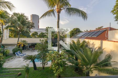 Casa de condomínio à venda com 811m², 5 quartos e 6 vagasSuíte 4 - Varanda - vista