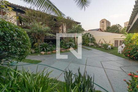 Casa de condomínio à venda com 811m², 5 quartos e 6 vagasÁrea externa