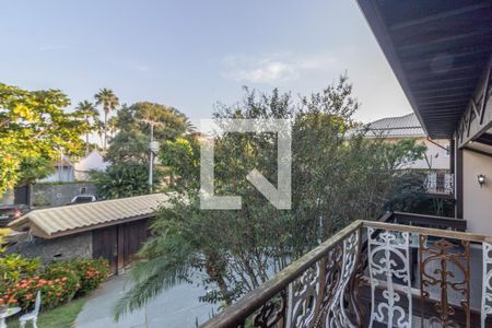 Casa de condomínio à venda com 811m², 5 quartos e 6 vagasSuíte 3 - Varanda