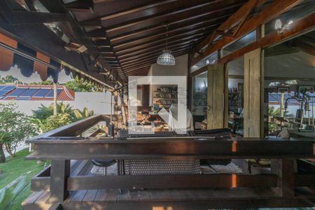 Casa de condomínio à venda com 811m², 5 quartos e 6 vagasSuíte 2 - Varanda