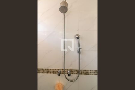 Casa de condomínio à venda com 811m², 5 quartos e 6 vagasSuíte 1 - Banheiro