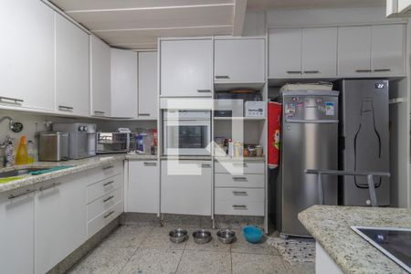 Casa de condomínio à venda com 811m², 5 quartos e 6 vagasCozinha