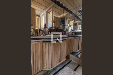 Casa de condomínio à venda com 811m², 5 quartos e 6 vagasSuíte 1 - Banheiro