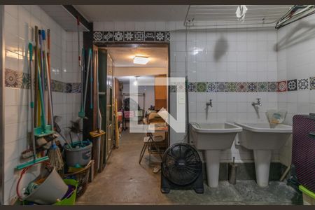 Casa de condomínio à venda com 811m², 5 quartos e 6 vagasÁrea de Serviço