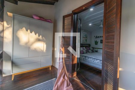 Casa de condomínio à venda com 811m², 5 quartos e 6 vagasSuíte 4 - Varanda 