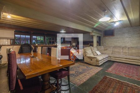 Casa de condomínio à venda com 811m², 5 quartos e 6 vagasLoft