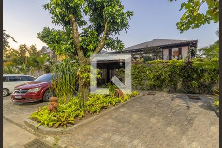 Casa de condomínio à venda com 811m², 5 quartos e 6 vagasFachada