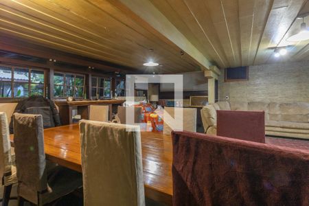 Casa de condomínio à venda com 811m², 5 quartos e 6 vagasLoft