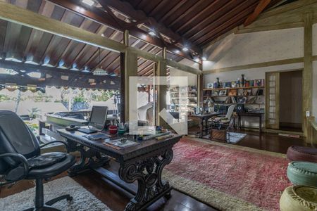 Casa de condomínio à venda com 811m², 5 quartos e 6 vagasMezanino