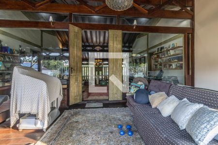 Casa de condomínio à venda com 811m², 5 quartos e 6 vagasVaranda