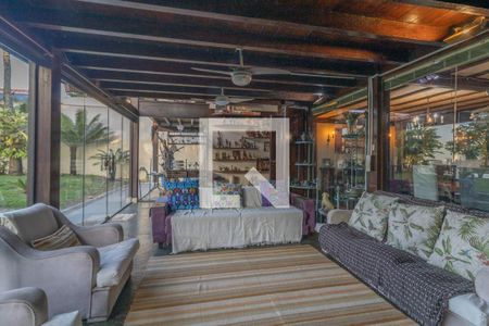 Casa de condomínio à venda com 811m², 5 quartos e 6 vagasVaranda 