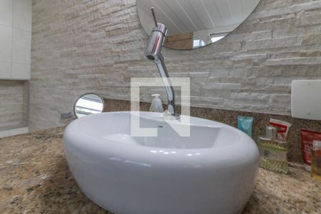 Casa de condomínio à venda com 811m², 5 quartos e 6 vagasSuíte 4 - Banheiro