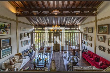 Casa de condomínio à venda com 811m², 5 quartos e 6 vagasMezanino - vista da Sala de Estar