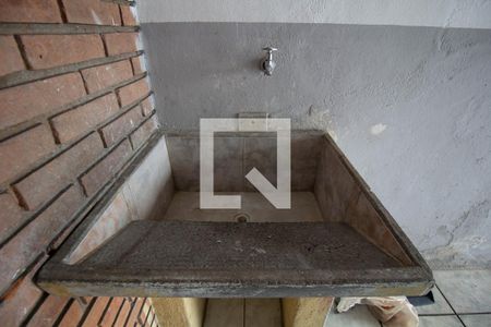 Tanque de casa para alugar com 2 quartos, 88m² em Conjunto Residencial José Bonifácio, São Paulo