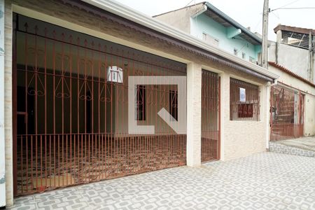 Casa para alugar com 92m², 2 quartos e 2 vagasFachada