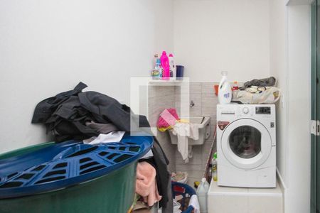 Casa à venda com 130m², 4 quartos e 2 vagas Casa à venda com 130m², 4 quartos e 2 vagasÁrea de Serviço