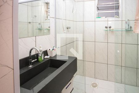 Casa à venda com 130m², 4 quartos e 2 vagas Casa à venda com 130m², 4 quartos e 2 vagasBanheiro 02