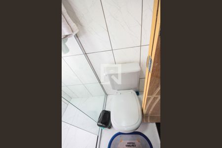 Casa à venda com 130m², 4 quartos e 2 vagas Casa à venda com 130m², 4 quartos e 2 vagasBanheiro 02