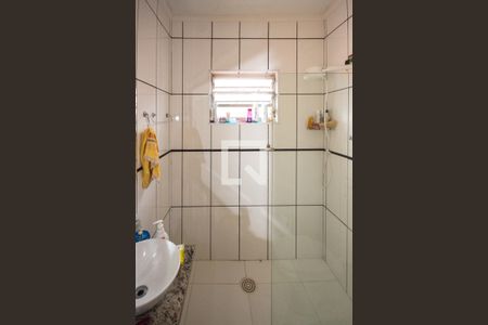 Casa à venda com 130m², 4 quartos e 2 vagas Casa à venda com 130m², 4 quartos e 2 vagasBanheiro Social