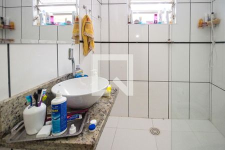 Casa à venda com 130m², 4 quartos e 2 vagas Casa à venda com 130m², 4 quartos e 2 vagasBanheiro Social