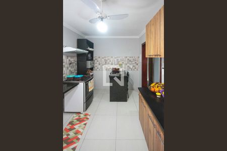 Casa à venda com 130m², 4 quartos e 2 vagas Casa à venda com 130m², 4 quartos e 2 vagasCozinha