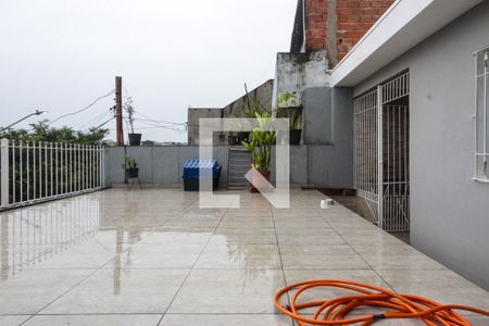 Casa à venda com 130m², 4 quartos e 2 vagas Casa à venda com 130m², 4 quartos e 2 vagasQuintal