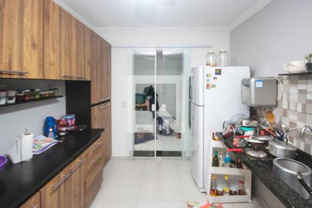 Casa à venda com 130m², 4 quartos e 2 vagas Casa à venda com 130m², 4 quartos e 2 vagasCozinha