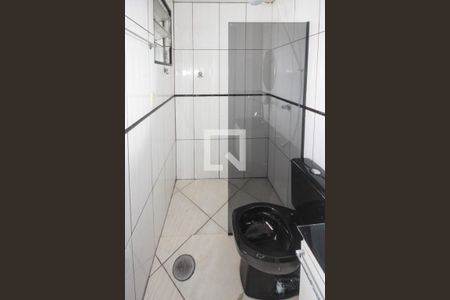 Casa à venda com 130m², 4 quartos e 2 vagas Casa à venda com 130m², 4 quartos e 2 vagasBanheiro do quarto do Serviço