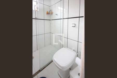 Casa à venda com 130m², 4 quartos e 2 vagas Casa à venda com 130m², 4 quartos e 2 vagasBanheiro Social