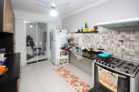 Casa à venda com 130m², 4 quartos e 2 vagas Casa à venda com 130m², 4 quartos e 2 vagasCozinha