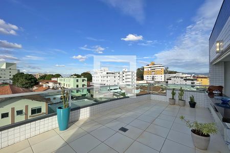 Apartamento à venda com 402m², 4 quartos e 6 vagasVaranda