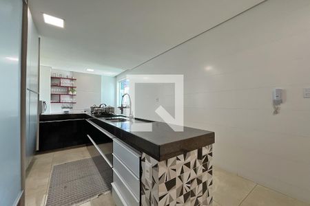 Apartamento à venda com 402m², 4 quartos e 6 vagasCozinha 2