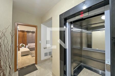 Apartamento à venda com 402m², 4 quartos e 6 vagasCorredor