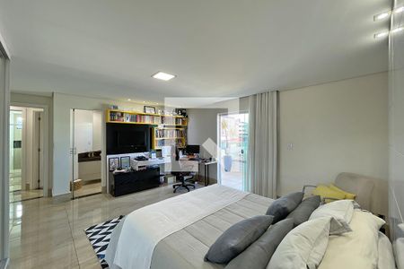 Apartamento à venda com 402m², 4 quartos e 6 vagasQuarto 2