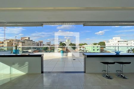 Apartamento à venda com 402m², 4 quartos e 6 vagasVaranda