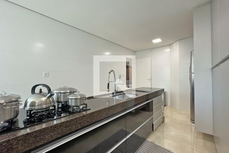 Apartamento à venda com 402m², 4 quartos e 6 vagasCozinha 2