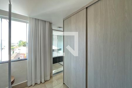 Apartamento à venda com 402m², 4 quartos e 6 vagasBanheiro do Quarto 1